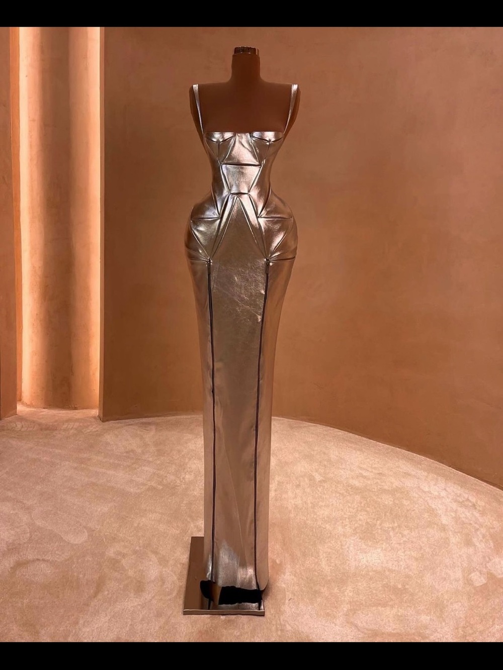 VALDRINSAHITI Custom Metallic Silver Sculpted Dress